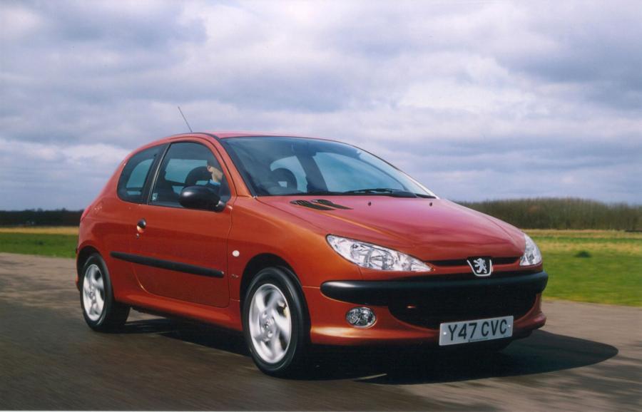  Peugeot 206 1998 года  (фото 27 из 46)